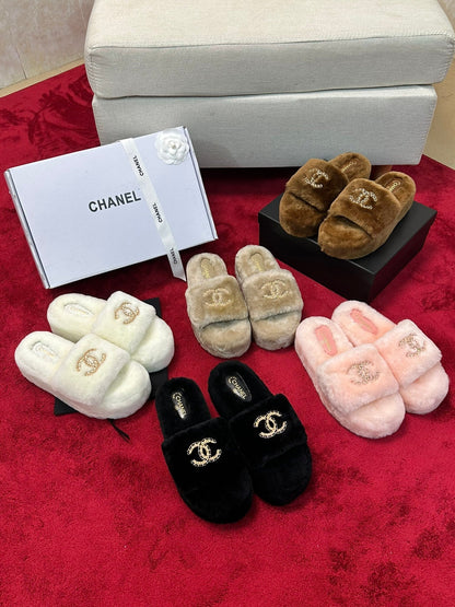 25K Chain buckle thick soled hairy slippers