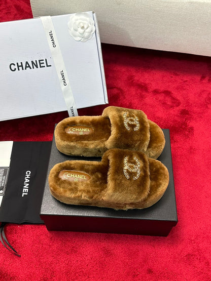 25K Chain buckle thick soled hairy slippers