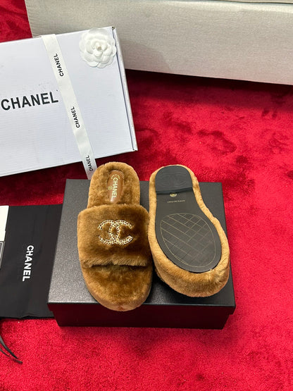 25K Chain buckle thick soled hairy slippers