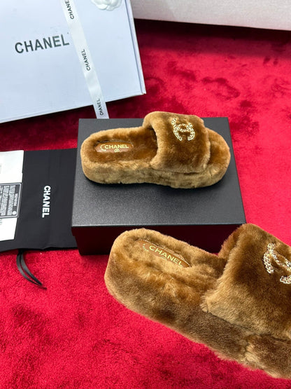 25K Chain buckle thick soled hairy slippers