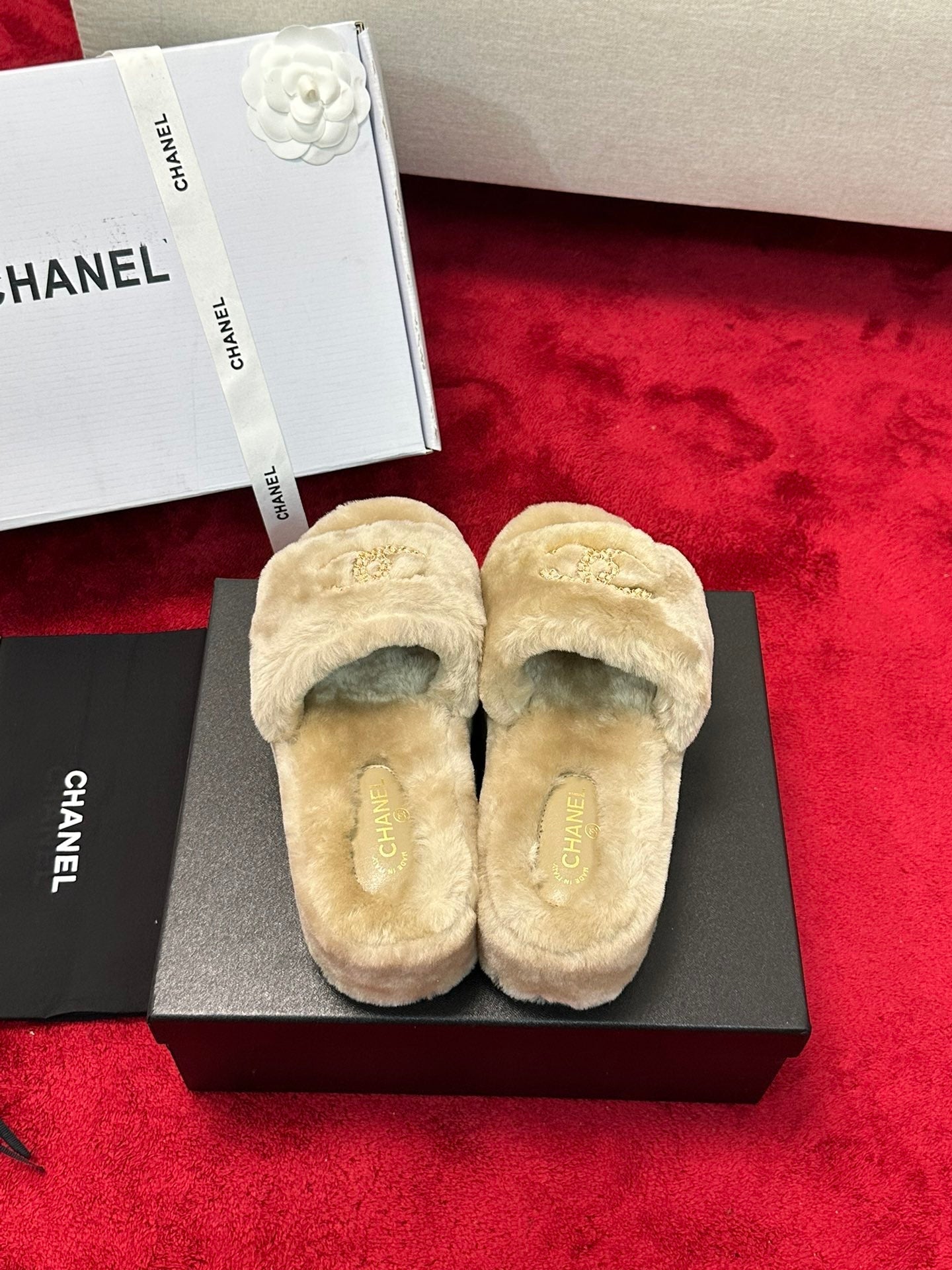 25K Chain buckle thick soled hairy slippers