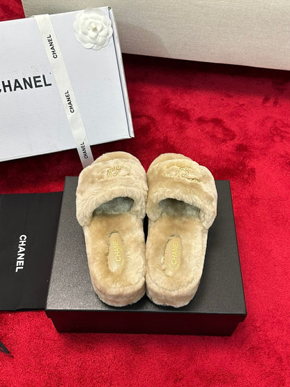 25K Chain buckle thick soled hairy slippers