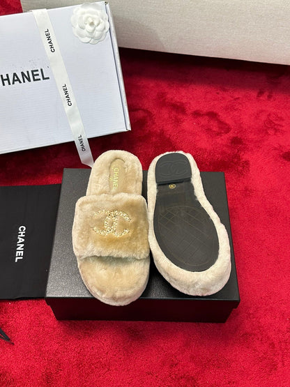 25K Chain buckle thick soled hairy slippers