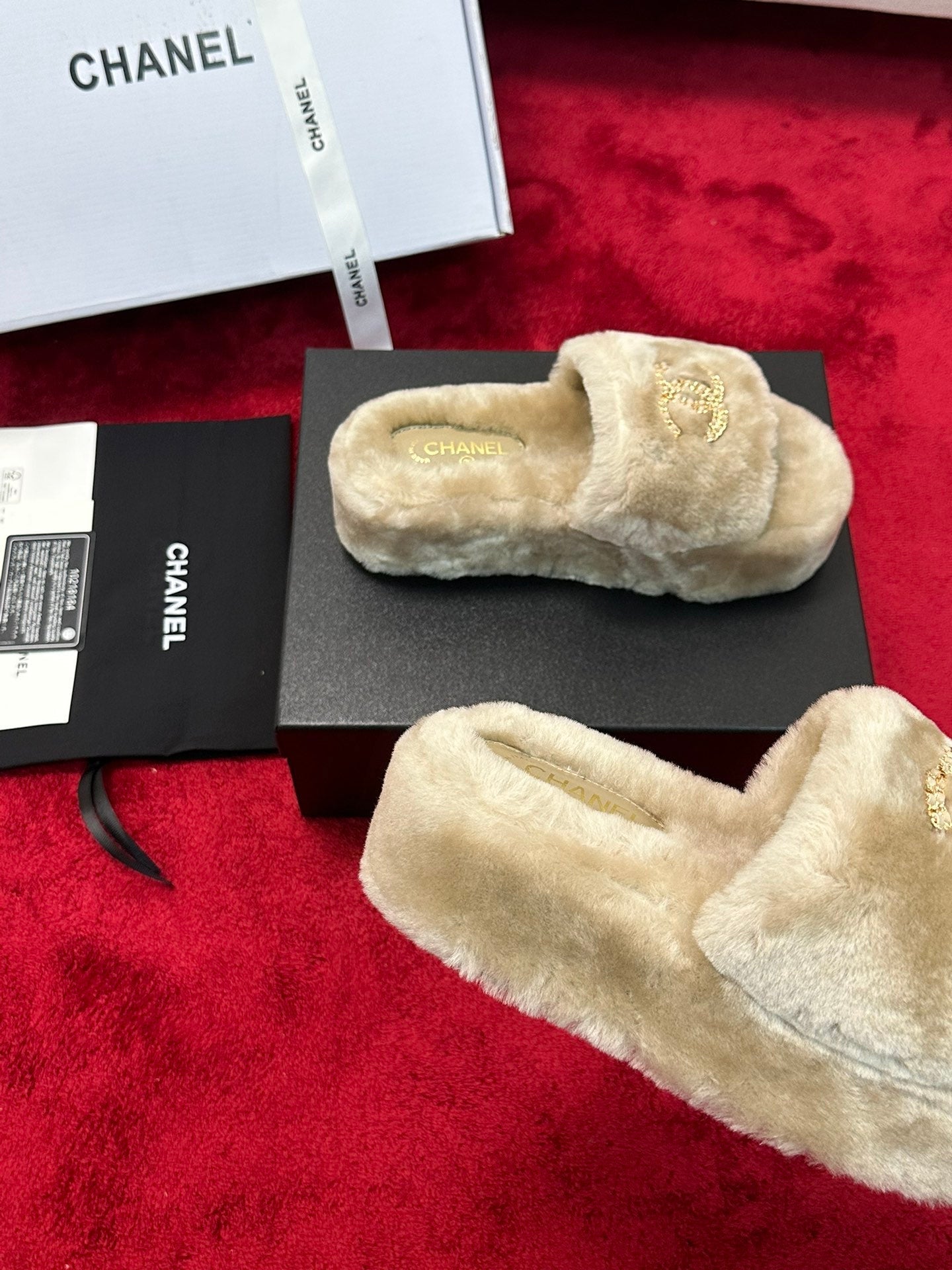 25K Chain buckle thick soled hairy slippers