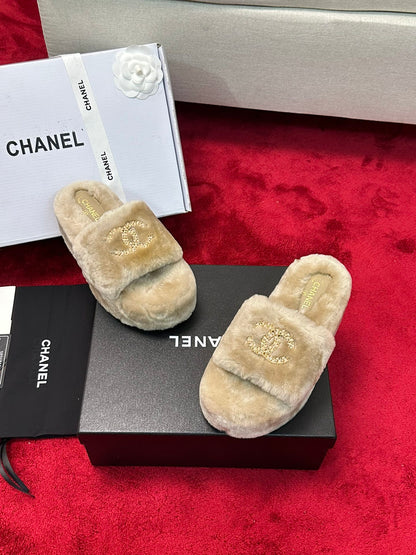 25K Chain buckle thick soled hairy slippers
