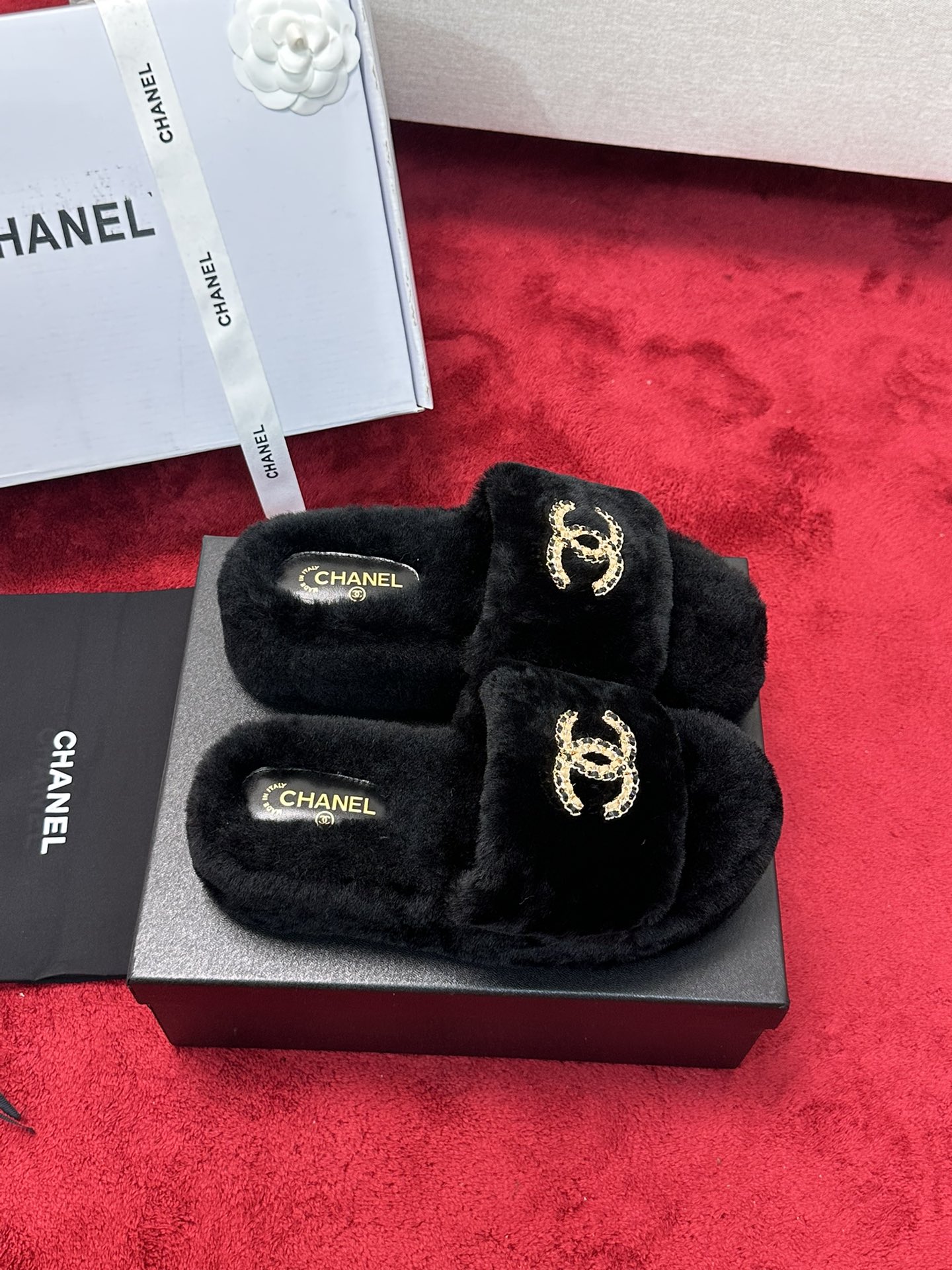 25K Chain buckle thick soled hairy slippers