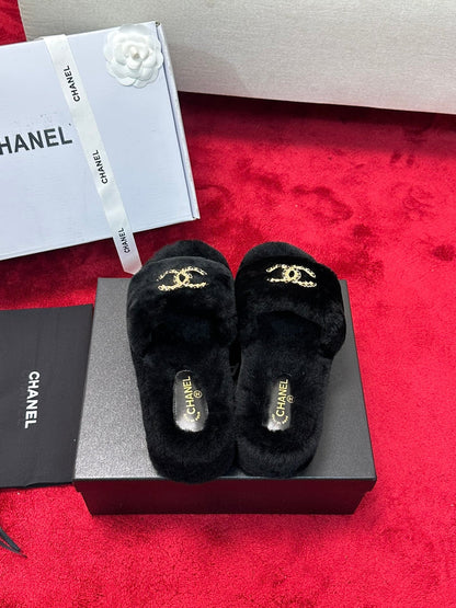 25K Chain buckle thick soled hairy slippers