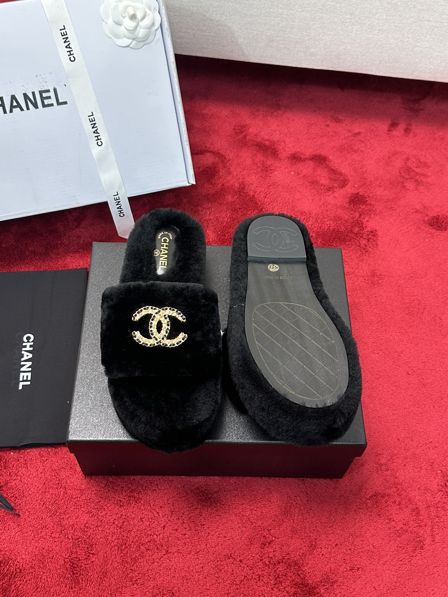 25K Chain buckle thick soled hairy slippers