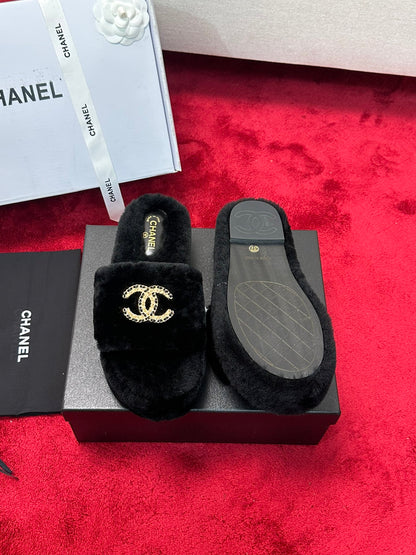 25K Chain buckle thick soled hairy slippers