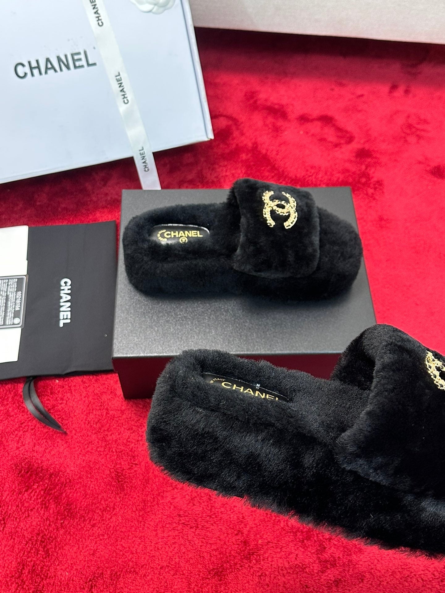 25K Chain buckle thick soled hairy slippers