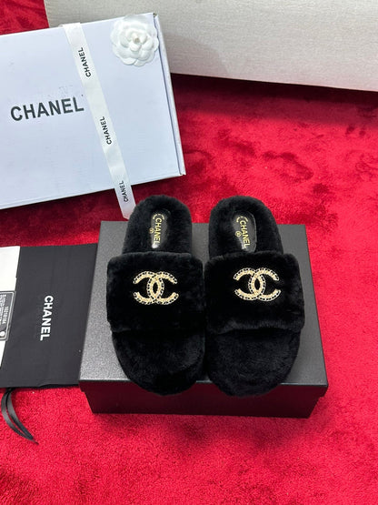 25K Chain buckle thick soled hairy slippers