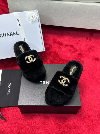 25K Chain buckle thick soled hairy slippers