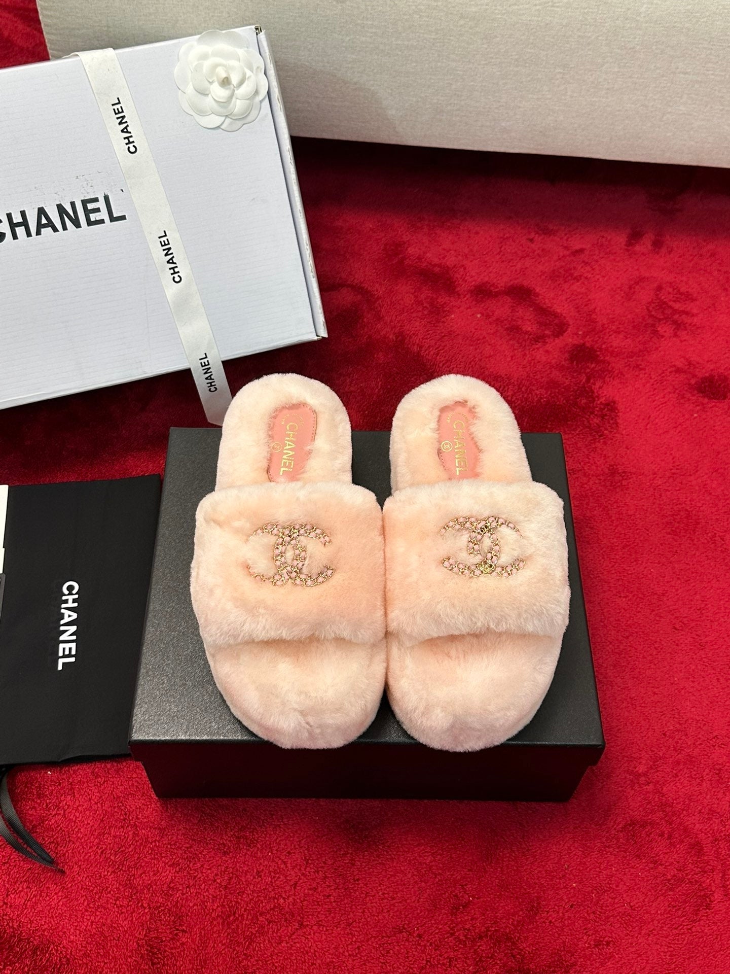 25K Chain buckle thick soled hairy slippers