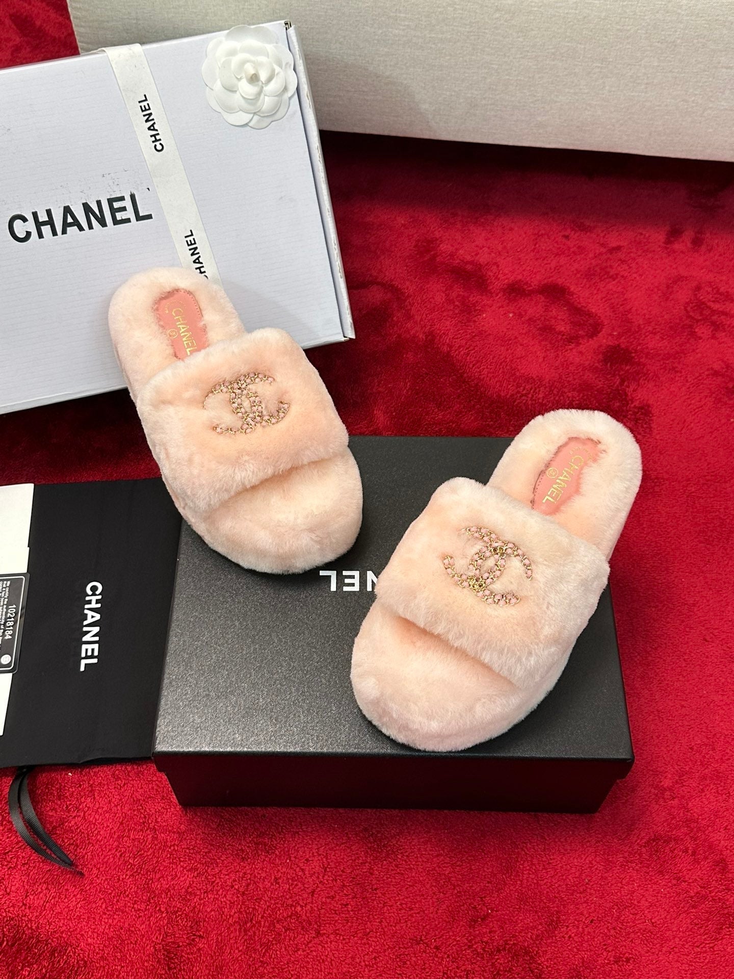 25K Chain buckle thick soled hairy slippers