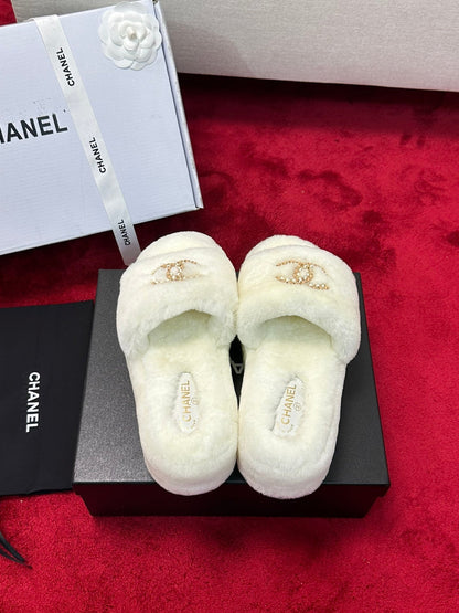 25K Chain buckle thick soled hairy slippers