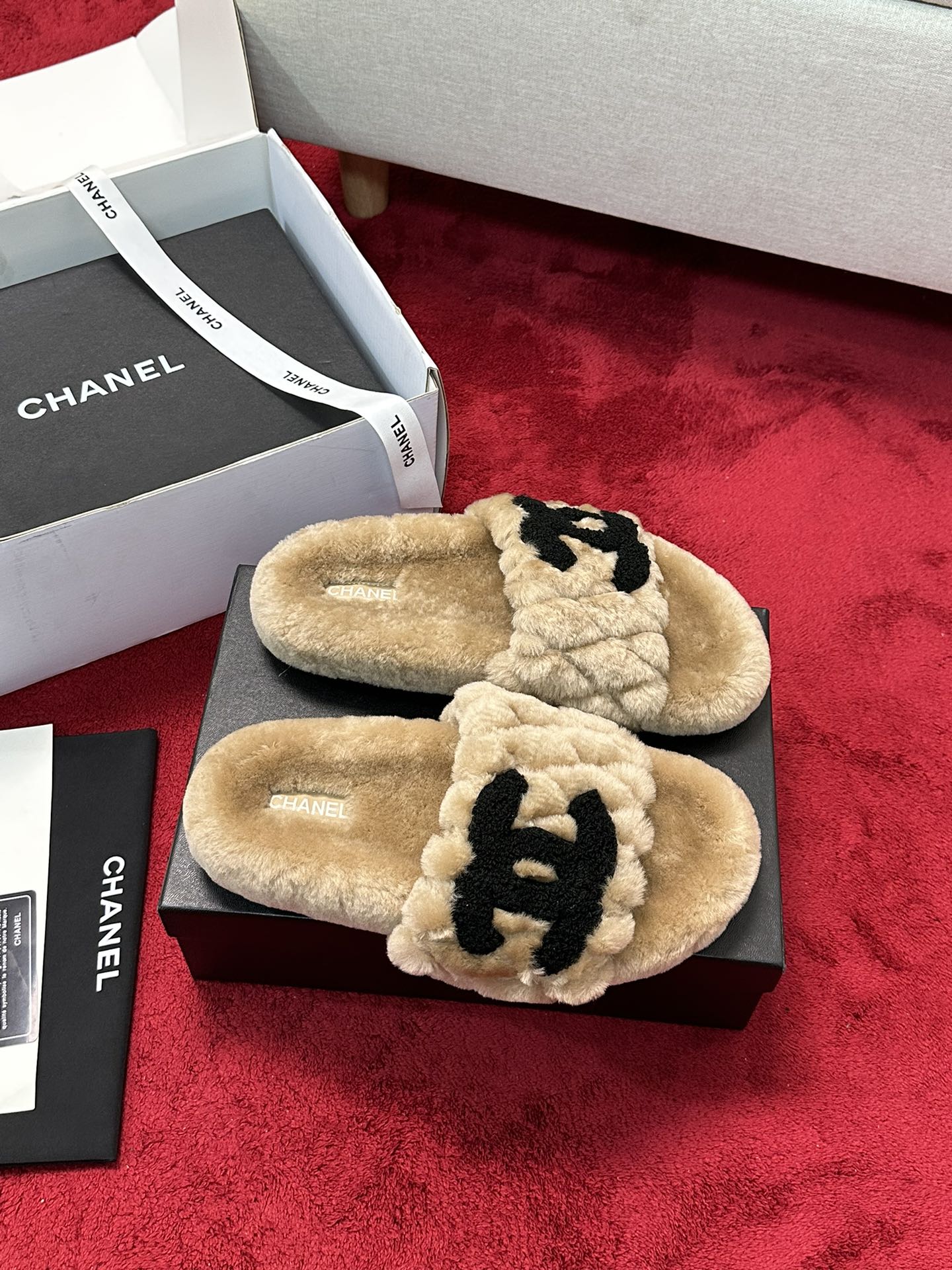 25 Classic diamond grid logo fur slippers