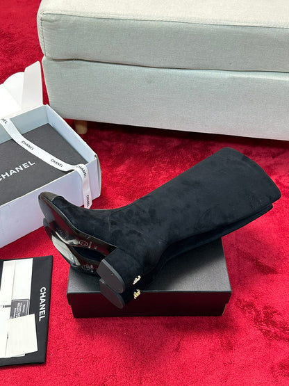 25 New fashionable sheepskin boots