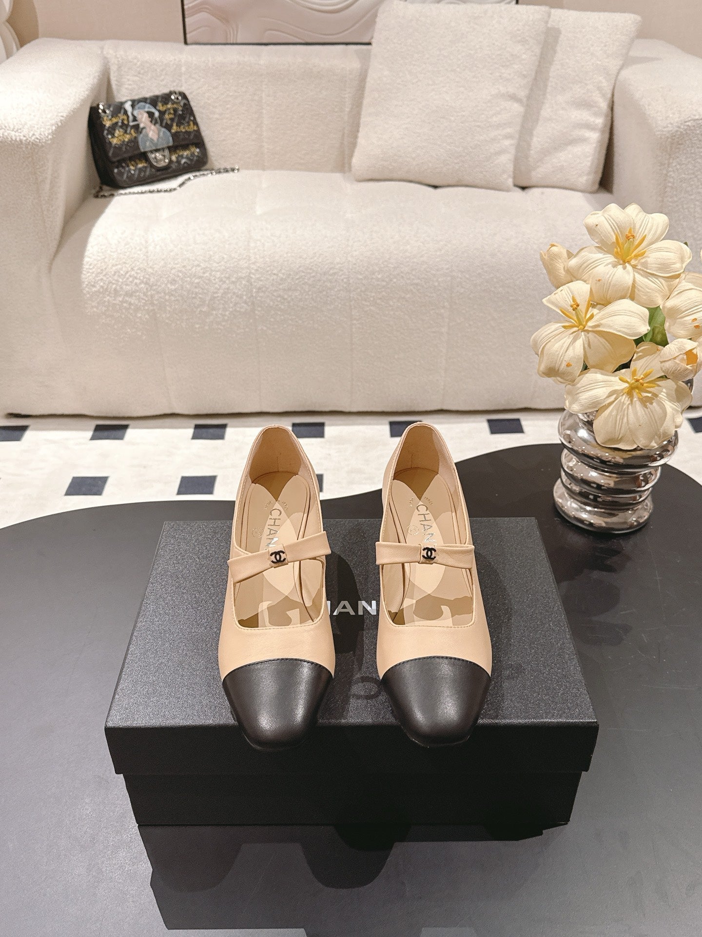 25B Bow Mary Jane Shoes