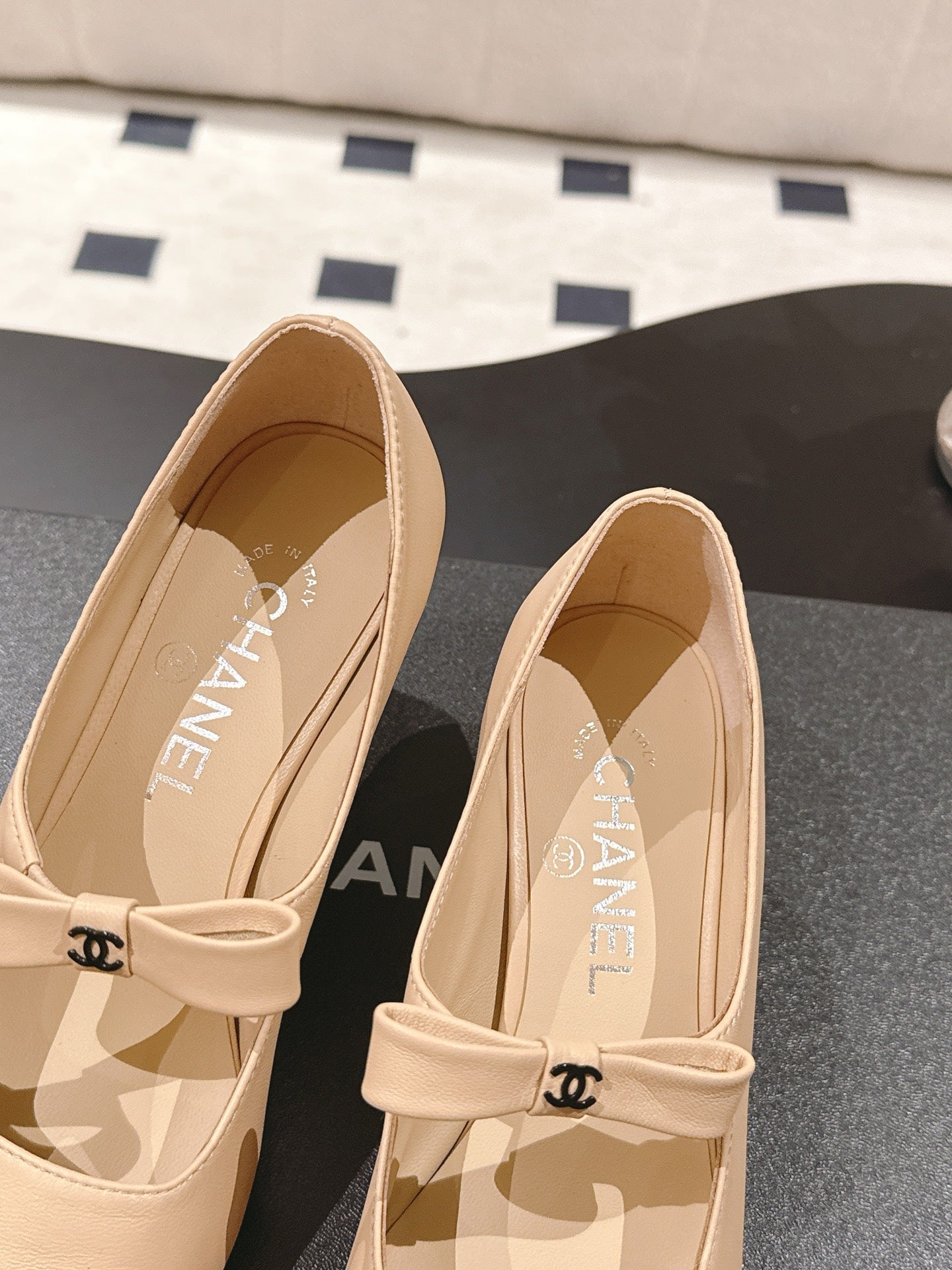 25B Bow Mary Jane Shoes