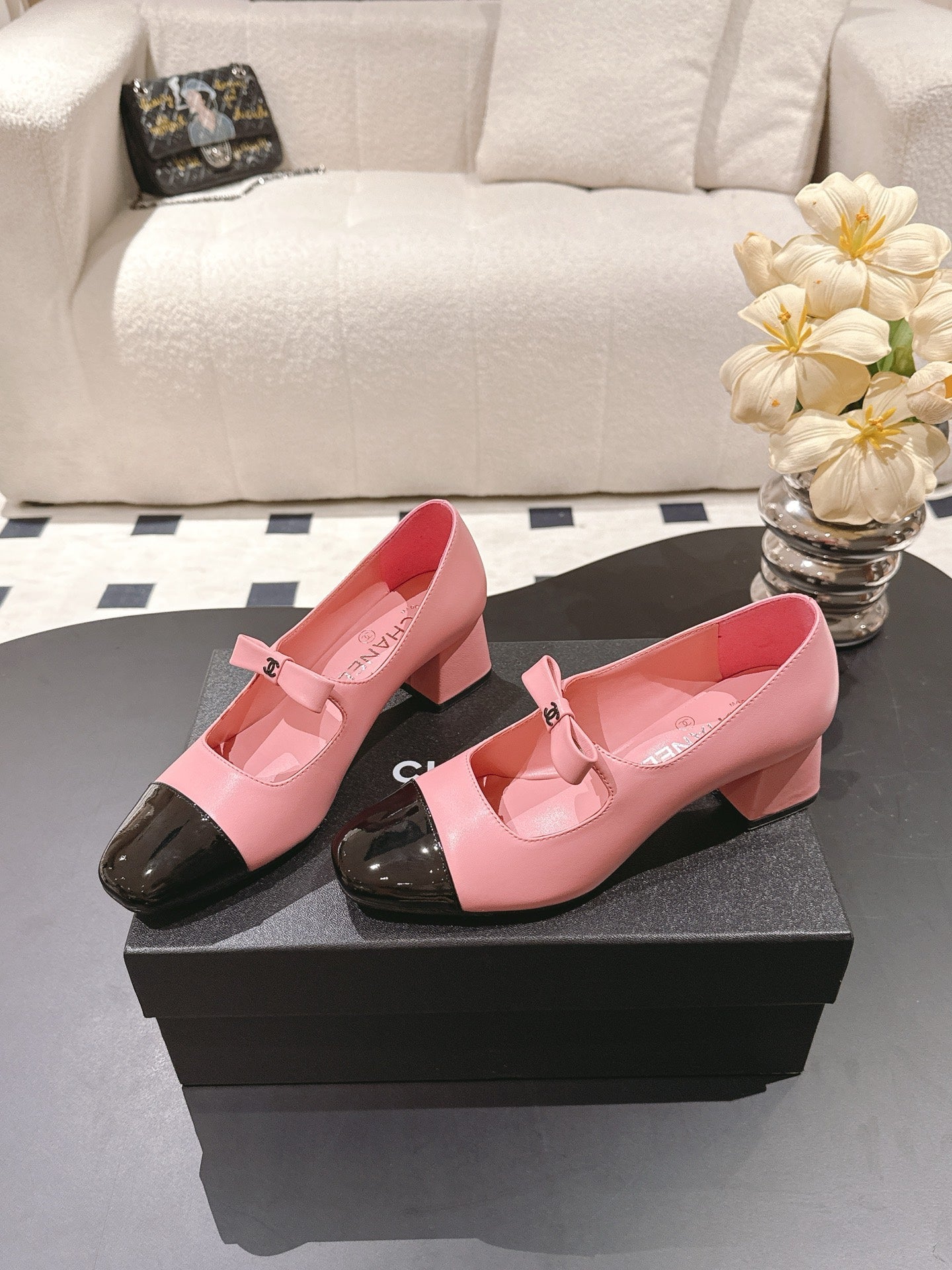 25B Bow Mary Jane Shoes