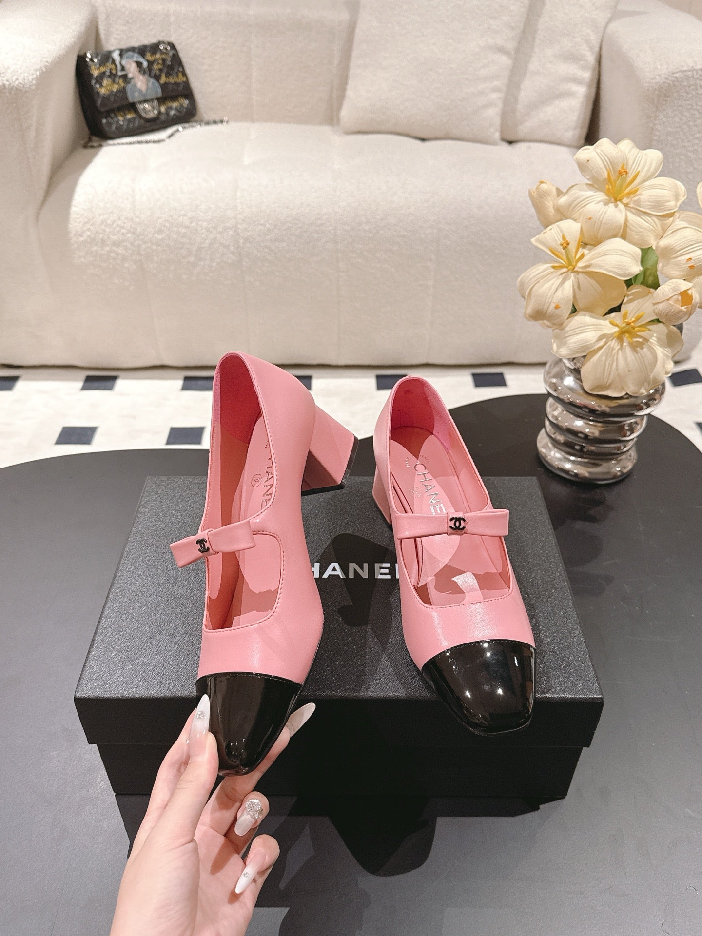 25B Bow Mary Jane Shoes
