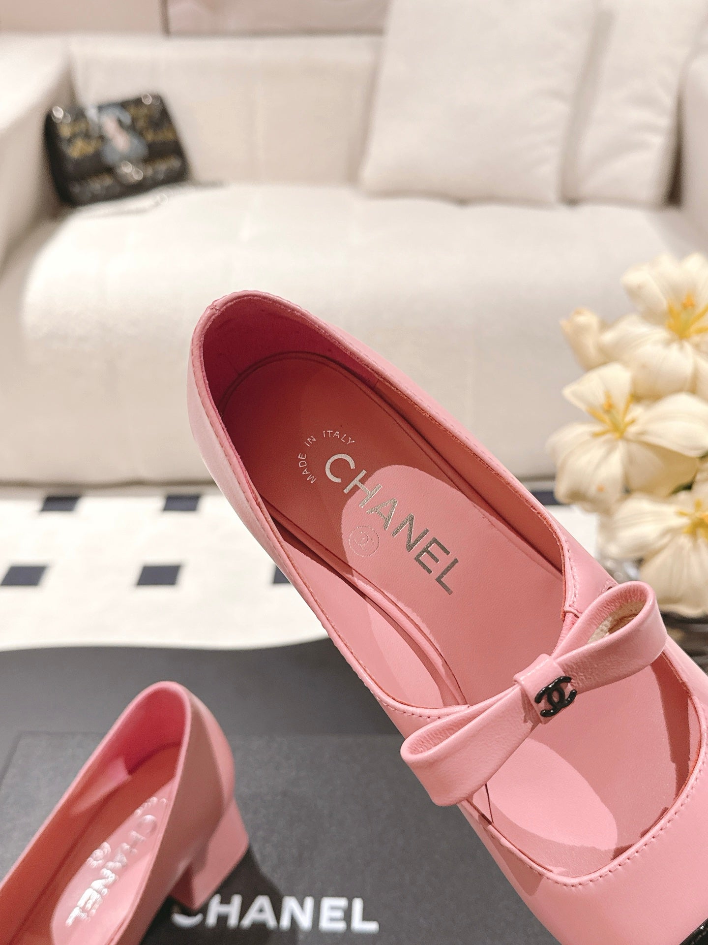 25B Bow Mary Jane Shoes