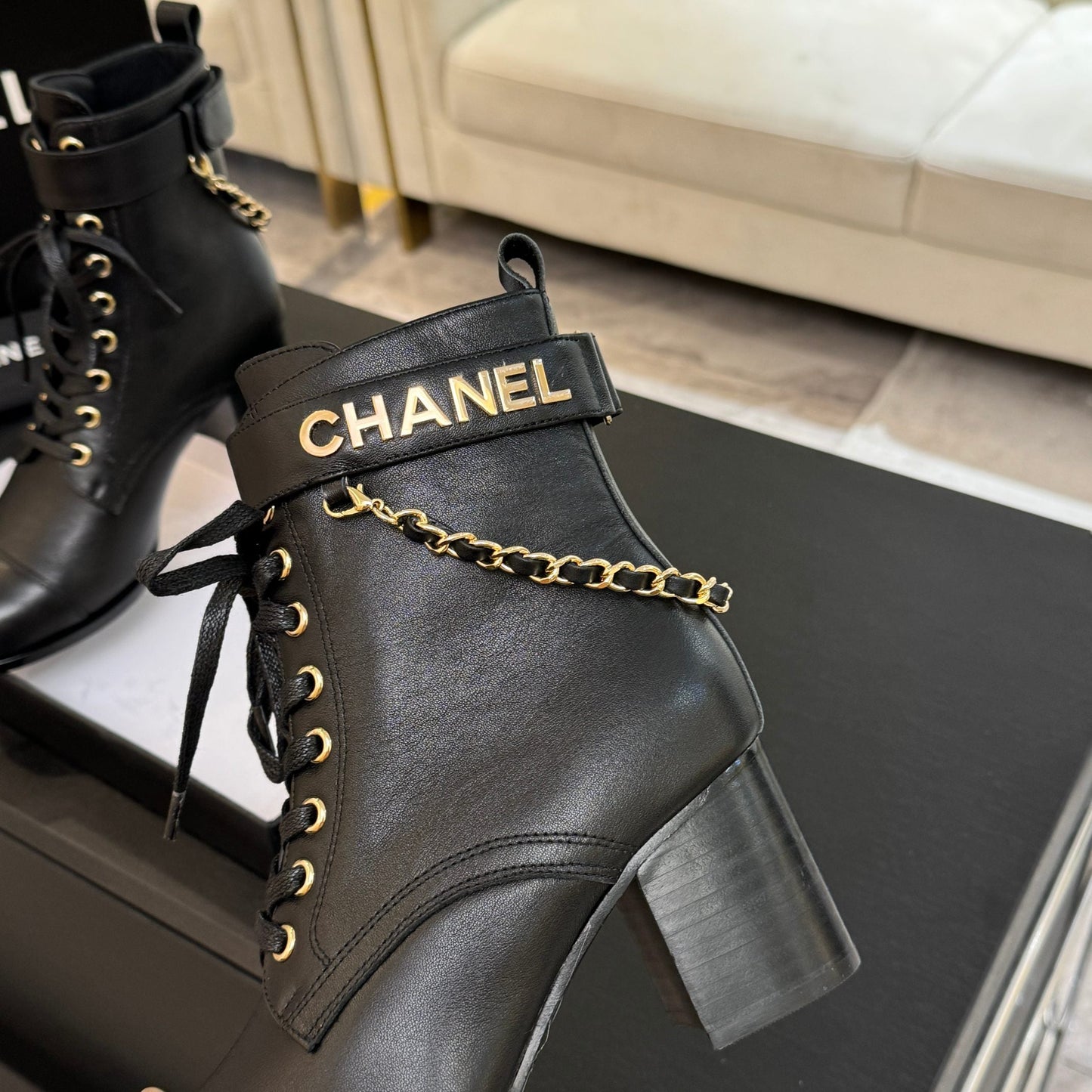 25 new butterfly bow short boots