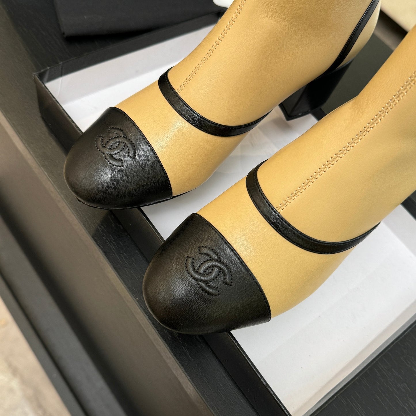 25 new butterfly bow short boots