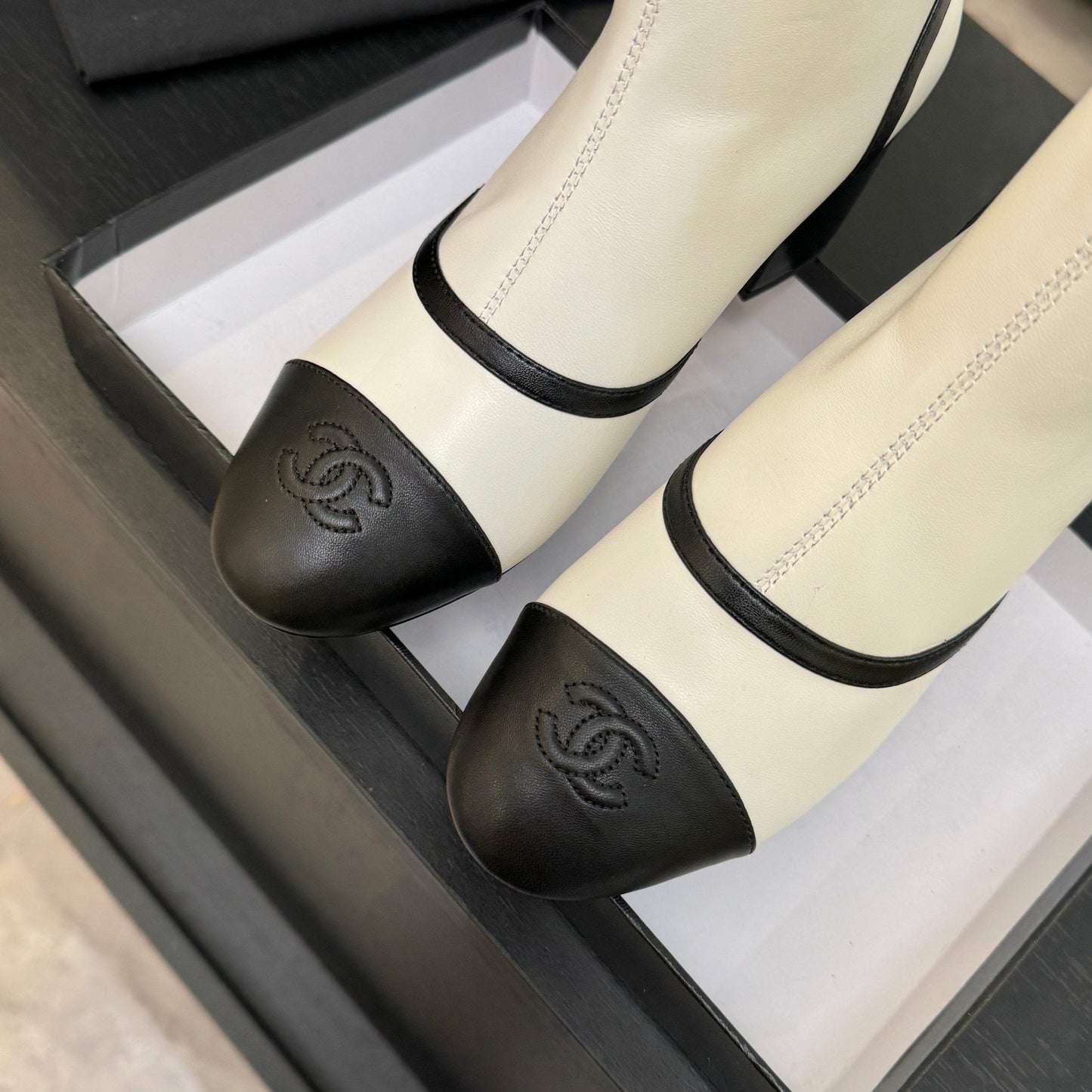 25 new butterfly bow short boots