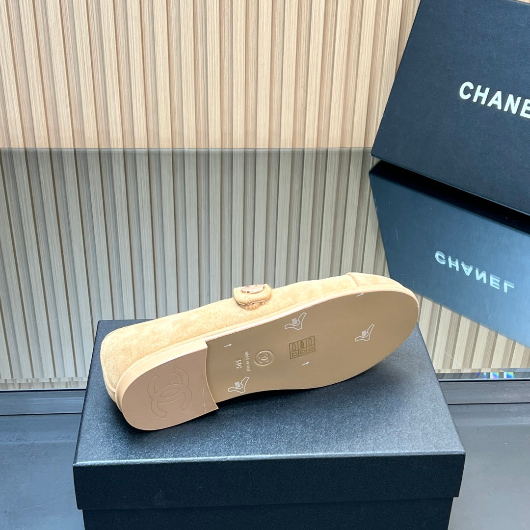 25 Mary Jane's lamb wool shoes