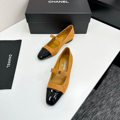 25 Pointed painted flat shoes