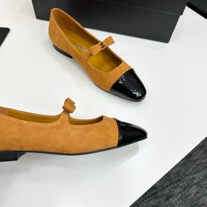 25 Pointed painted flat shoes