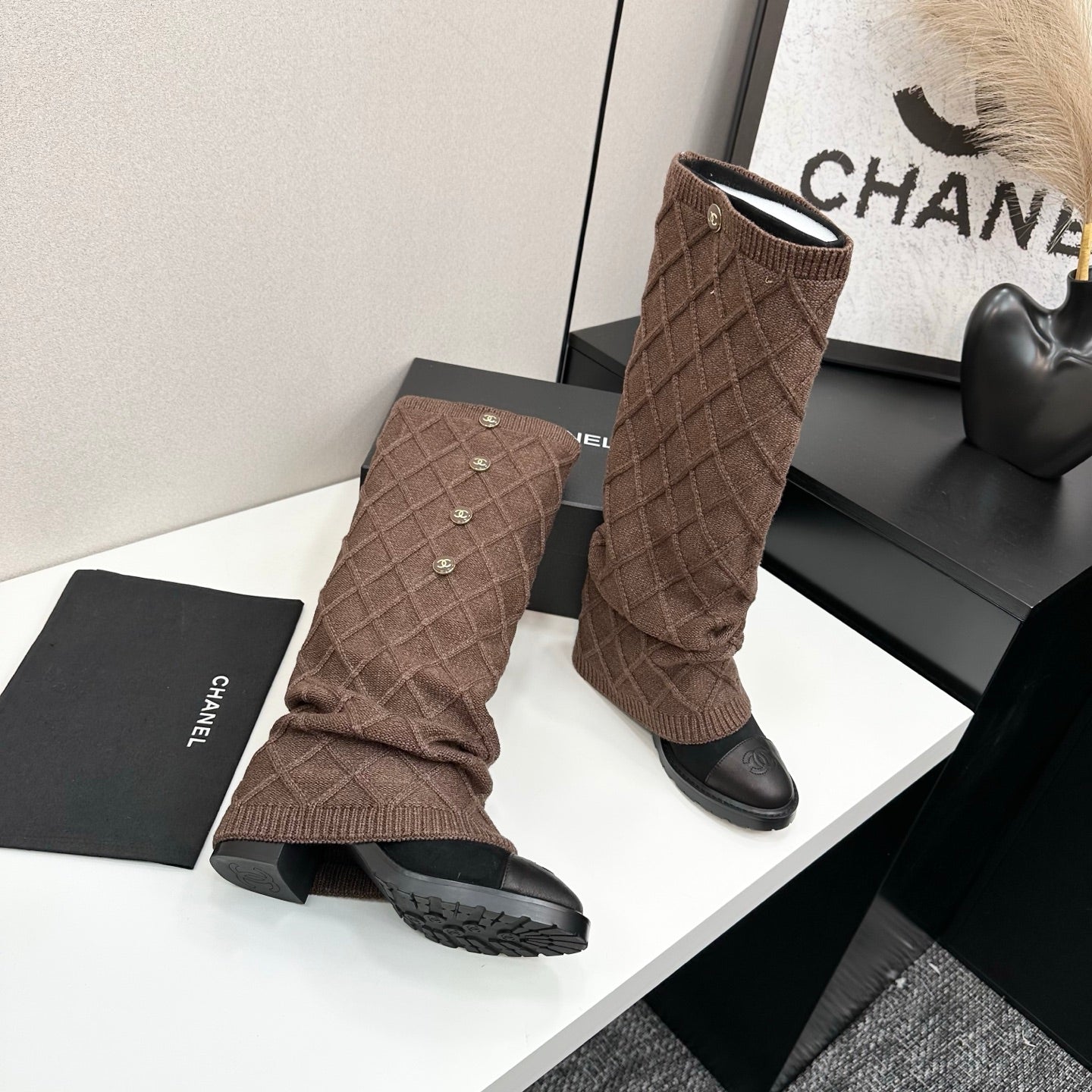 25 Knitted wool sheepskin boots