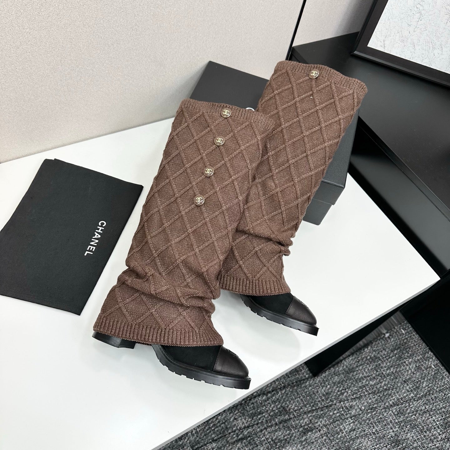 25 Knitted wool sheepskin boots