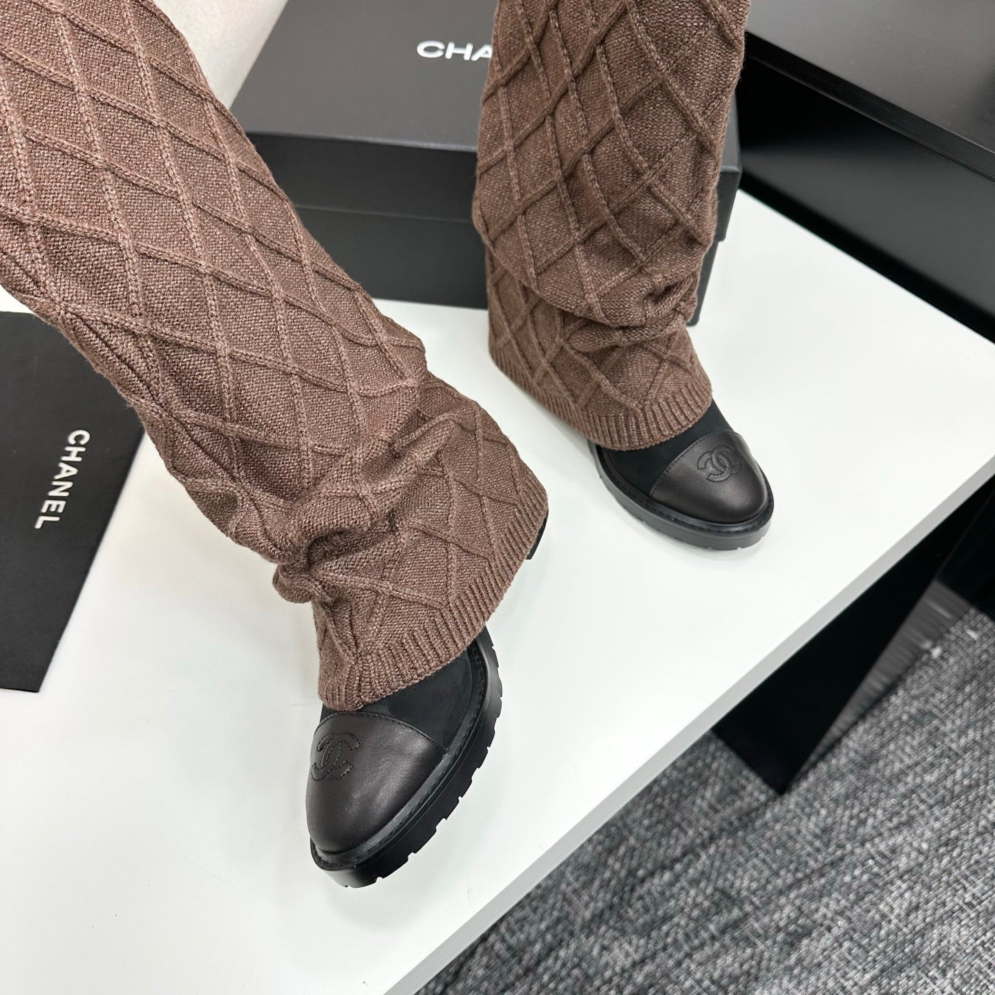 25 Knitted wool sheepskin boots