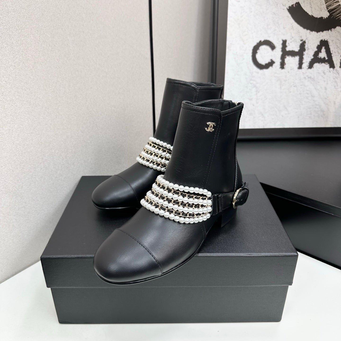 25 New sheepskin short boots