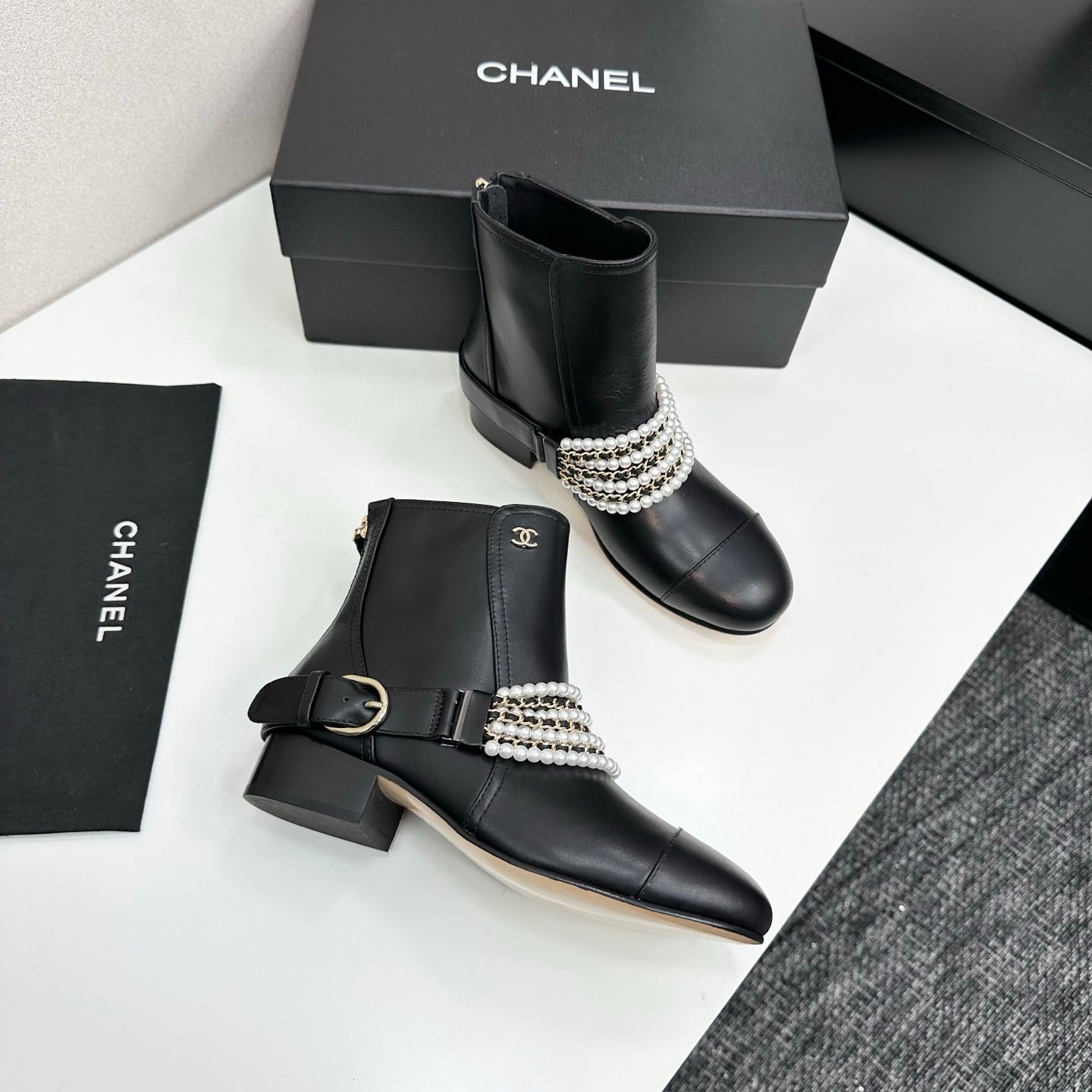 25 New sheepskin short boots