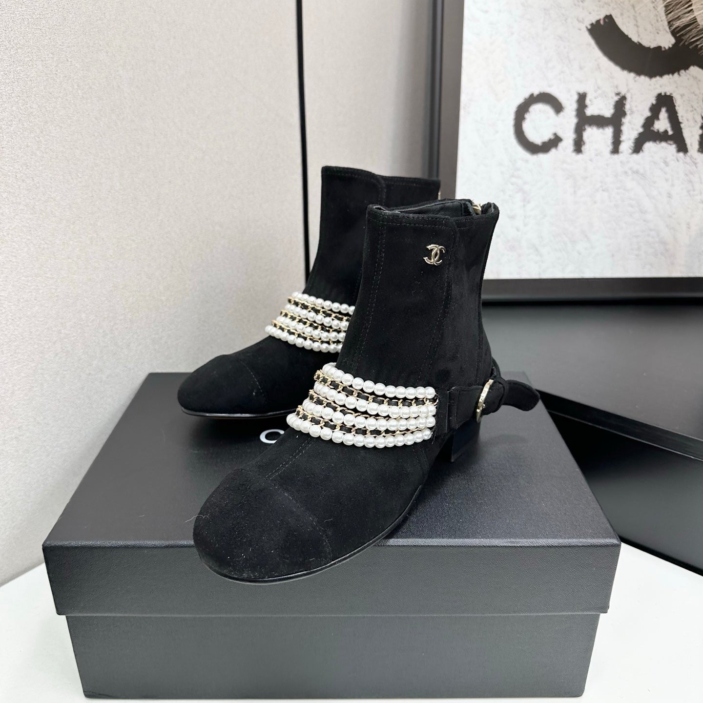 25 New sheepskin boots