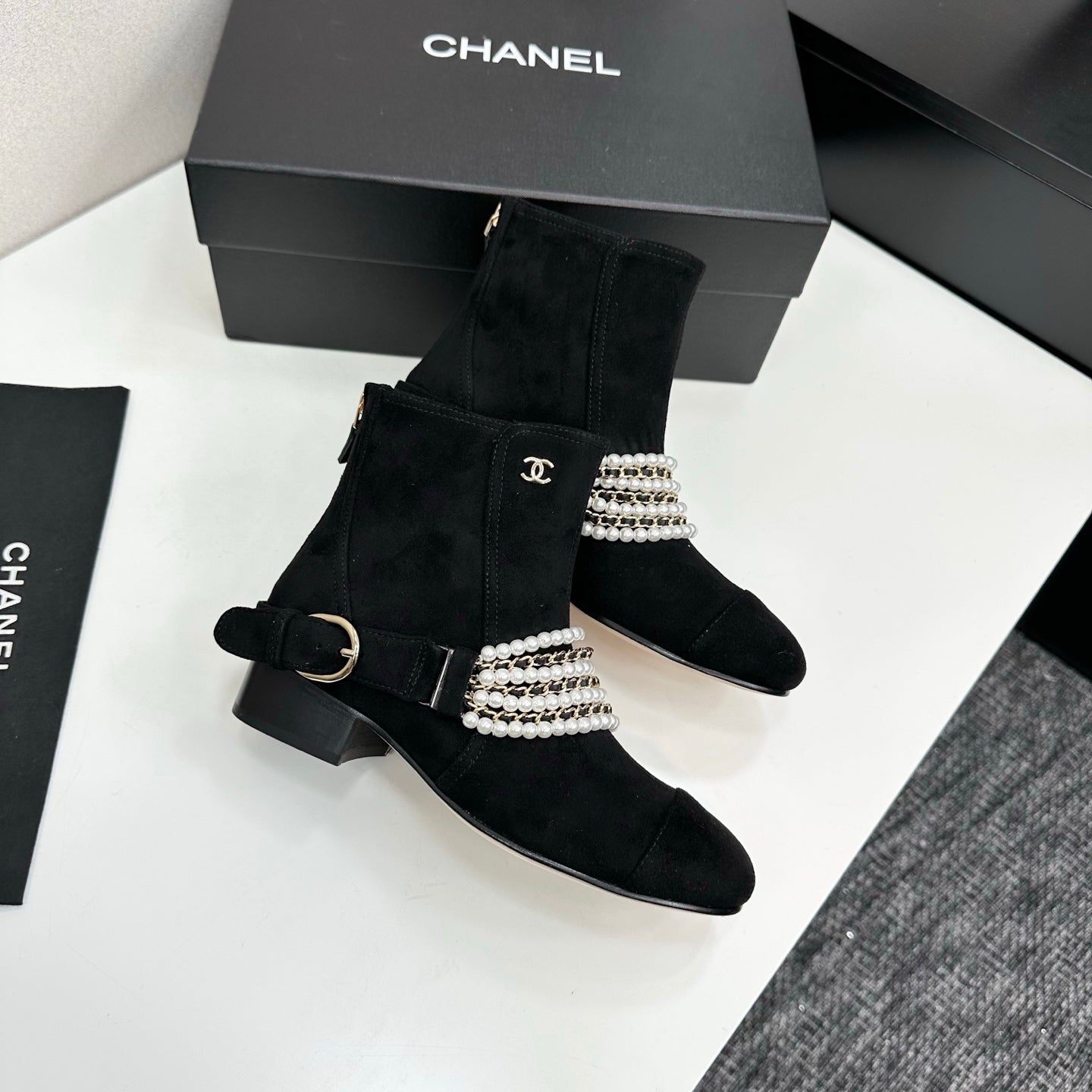 25 New sheepskin boots