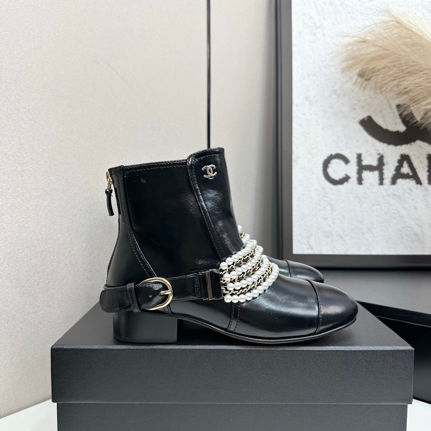 25 New sheepskin boots