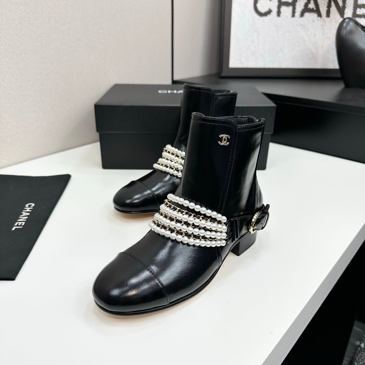 25 New sheepskin boots