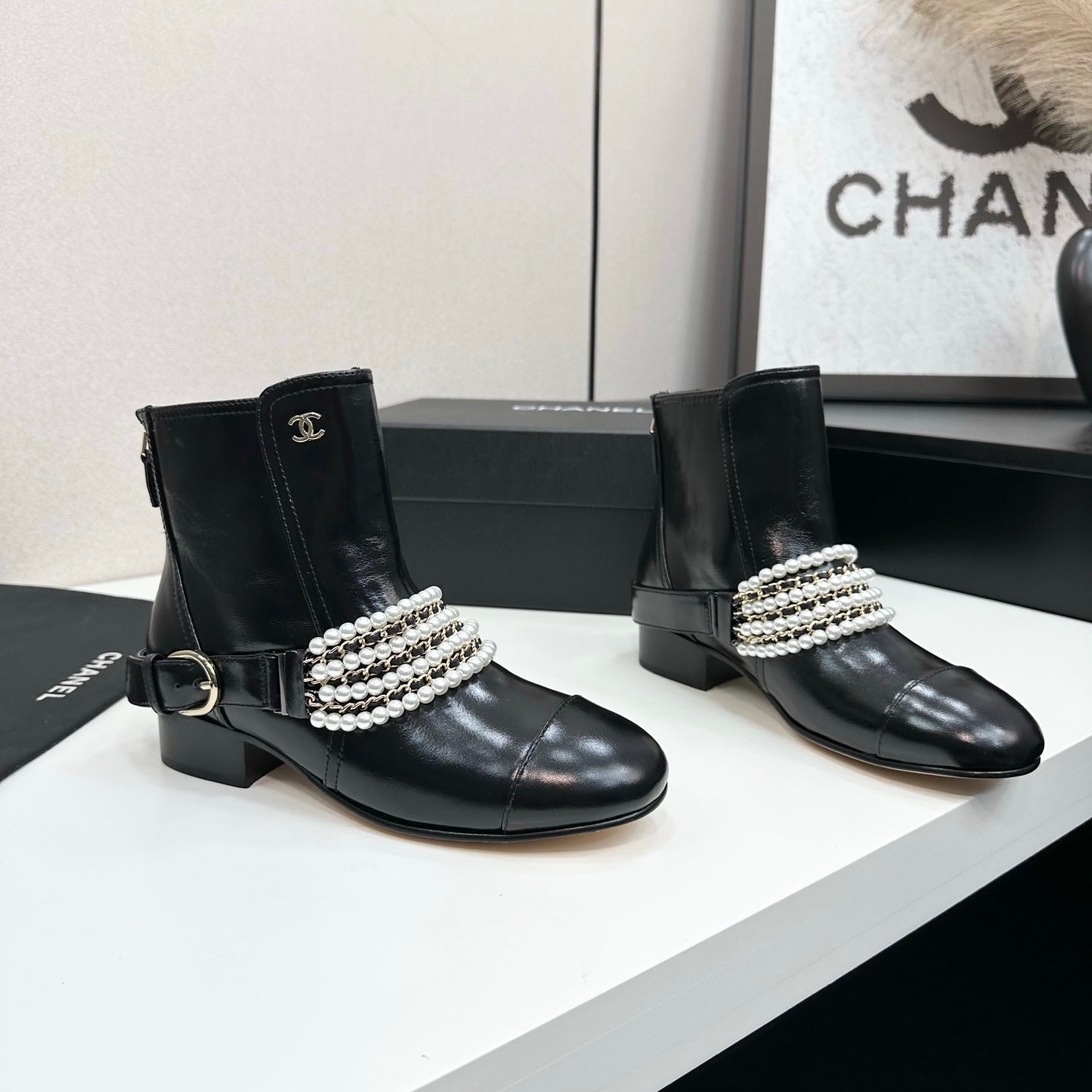 25 New sheepskin boots