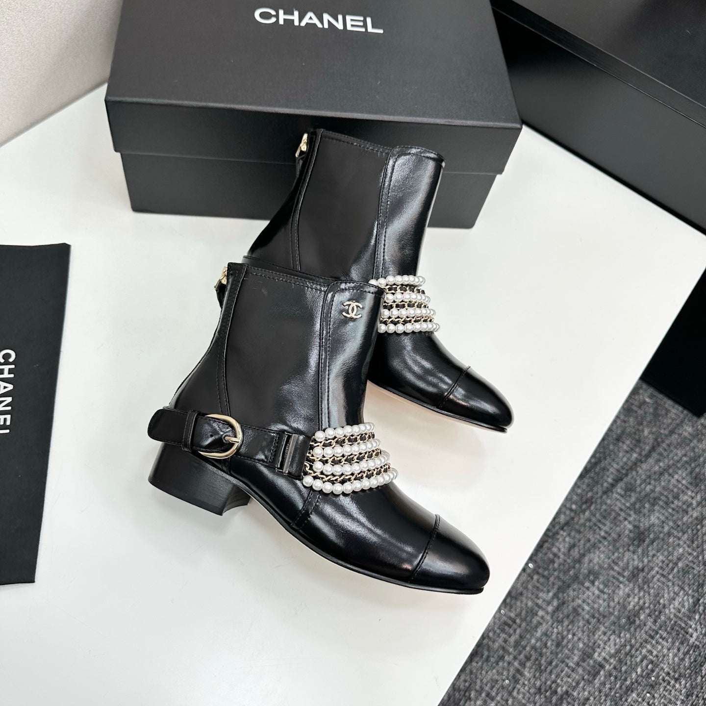 25 New sheepskin boots