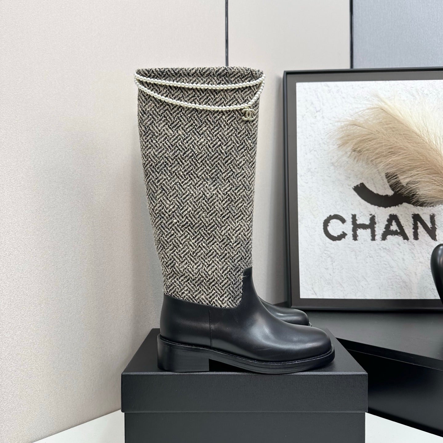 25 Pearl necklace decoration thick soled boots