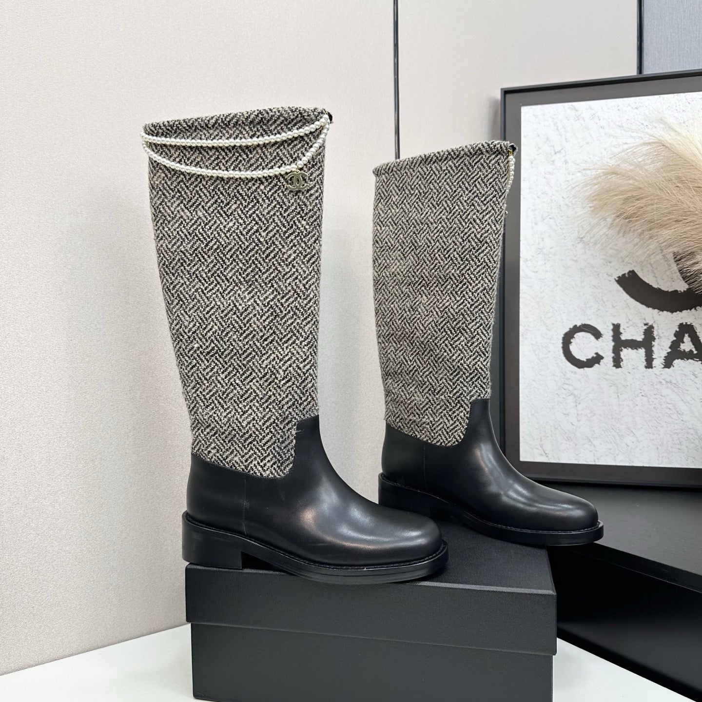 25 Pearl necklace decoration thick soled boots