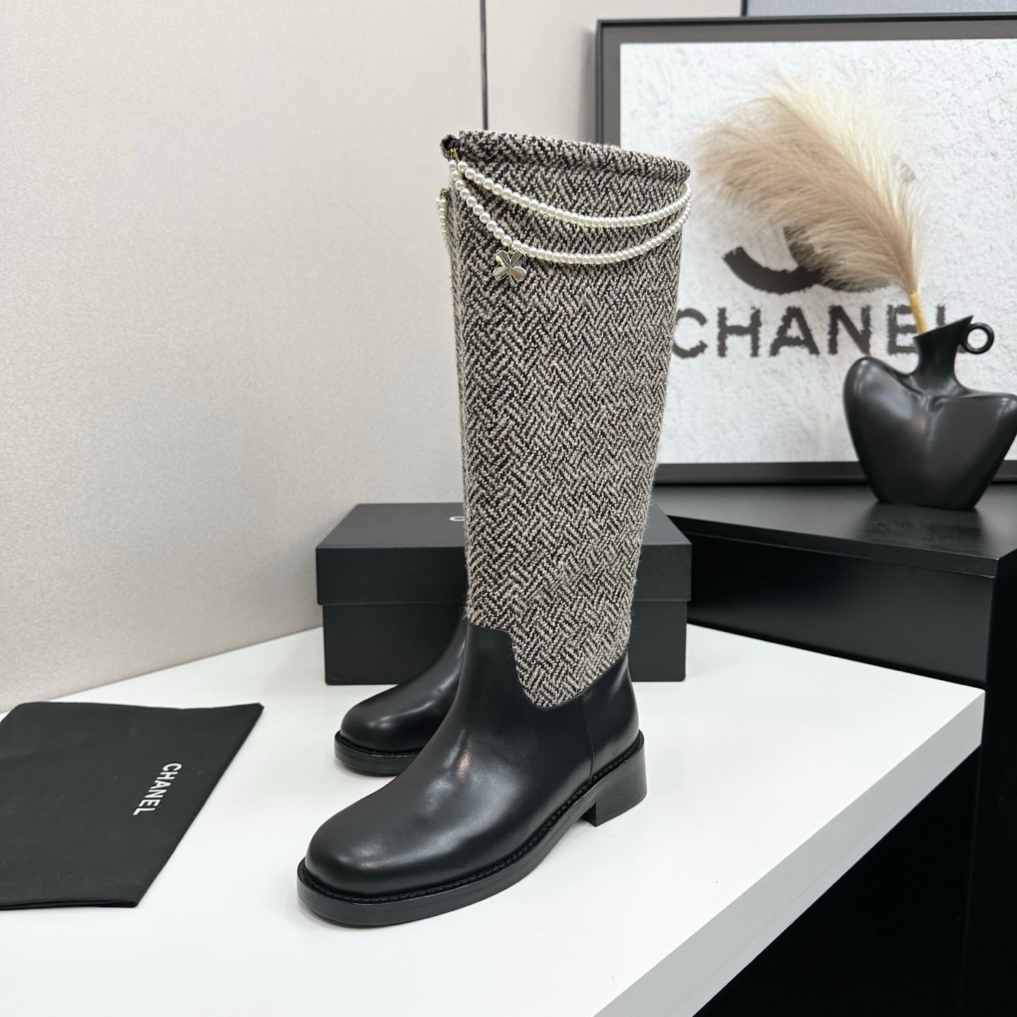 25 Pearl necklace decoration thick soled boots