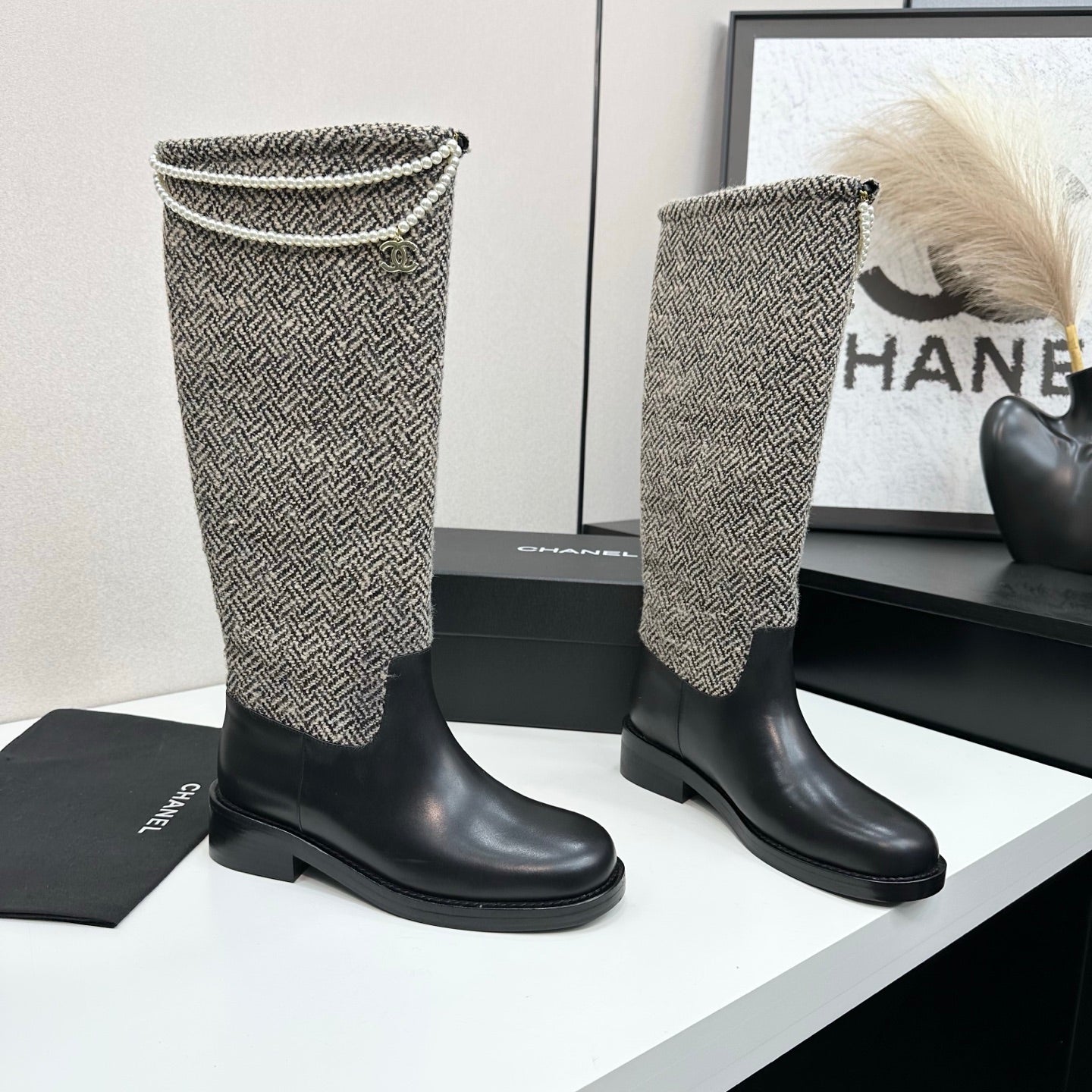 25 Pearl necklace decoration thick soled boots