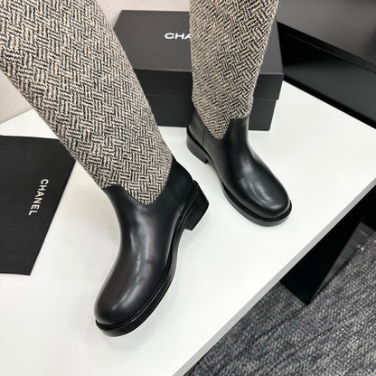 25 Pearl necklace decoration thick soled boots