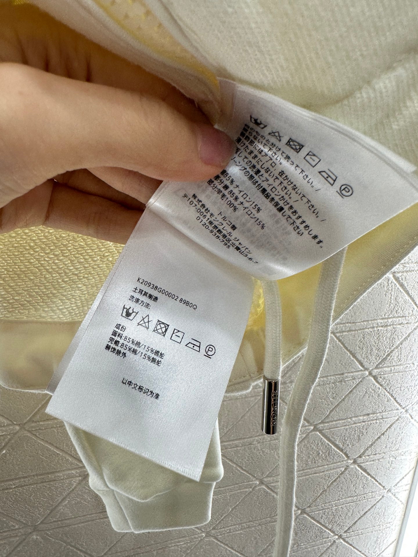 25 Hooded zip-up cotton sweatshirt