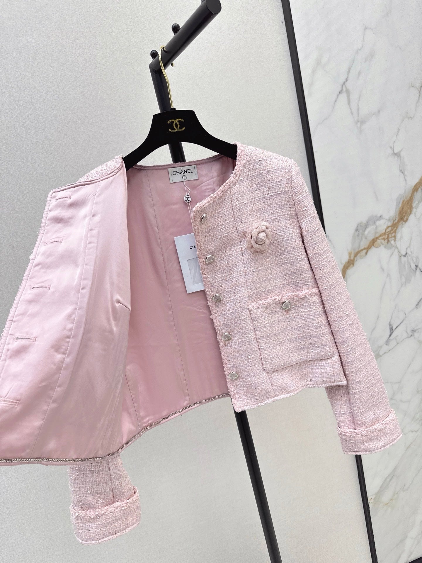 25 Girly pink short woven jacket